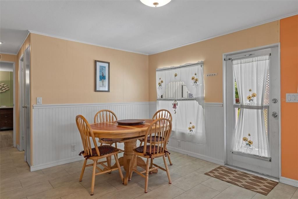 Active With Contract: $154,000 (2 beds, 2 baths, 1104 Square Feet)