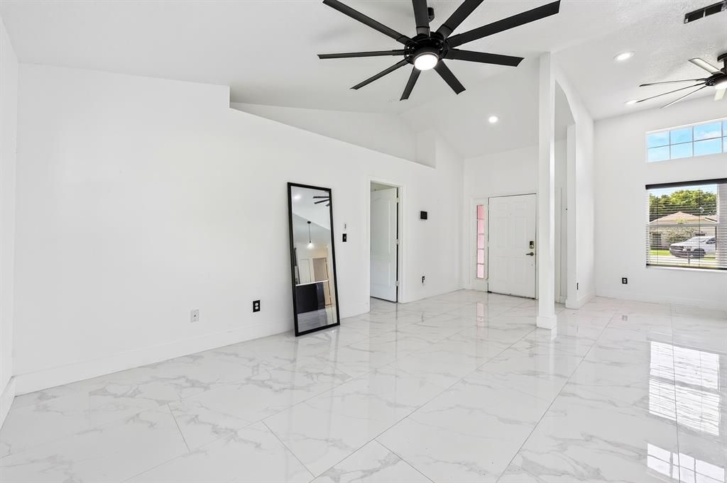 For Sale: $350,000 (3 beds, 2 baths, 1416 Square Feet)