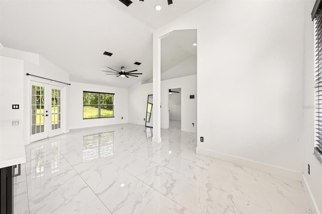 For Sale: $350,000 (3 beds, 2 baths, 1416 Square Feet)