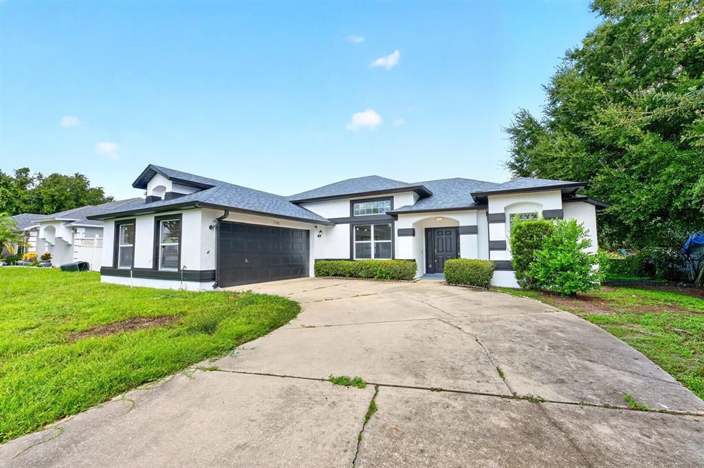 For Sale: $350,000 (3 beds, 2 baths, 1416 Square Feet)