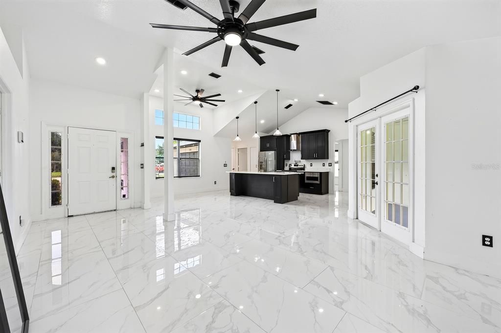 For Sale: $350,000 (3 beds, 2 baths, 1416 Square Feet)
