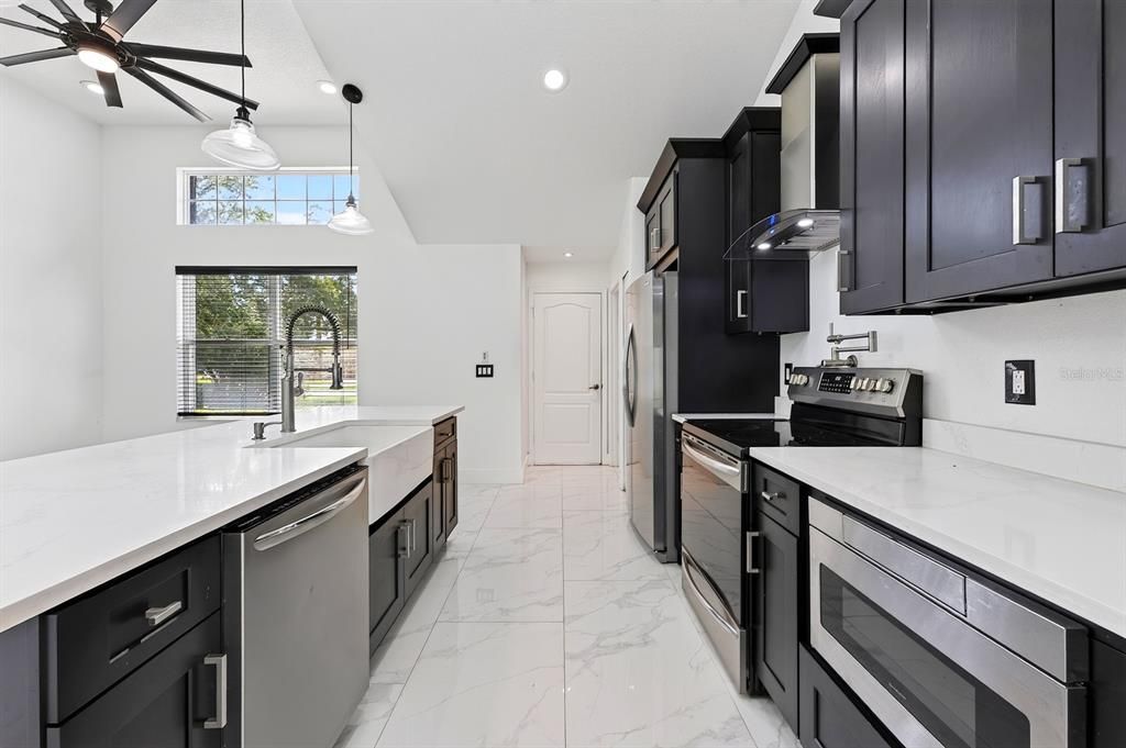 For Sale: $350,000 (3 beds, 2 baths, 1416 Square Feet)