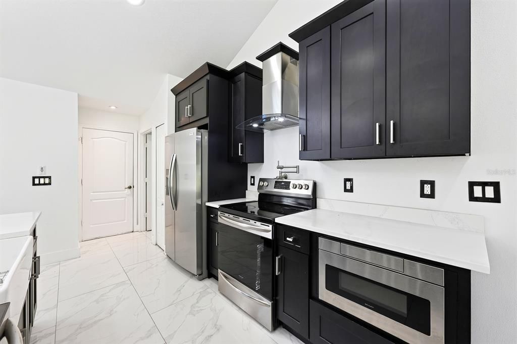 For Sale: $350,000 (3 beds, 2 baths, 1416 Square Feet)