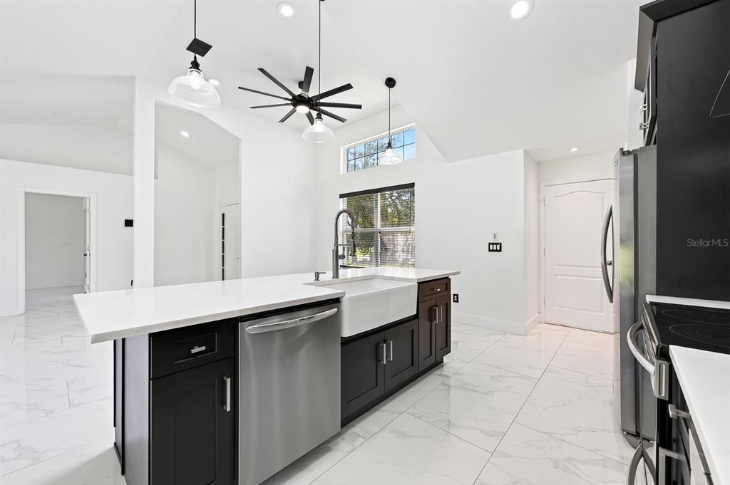 For Sale: $350,000 (3 beds, 2 baths, 1416 Square Feet)