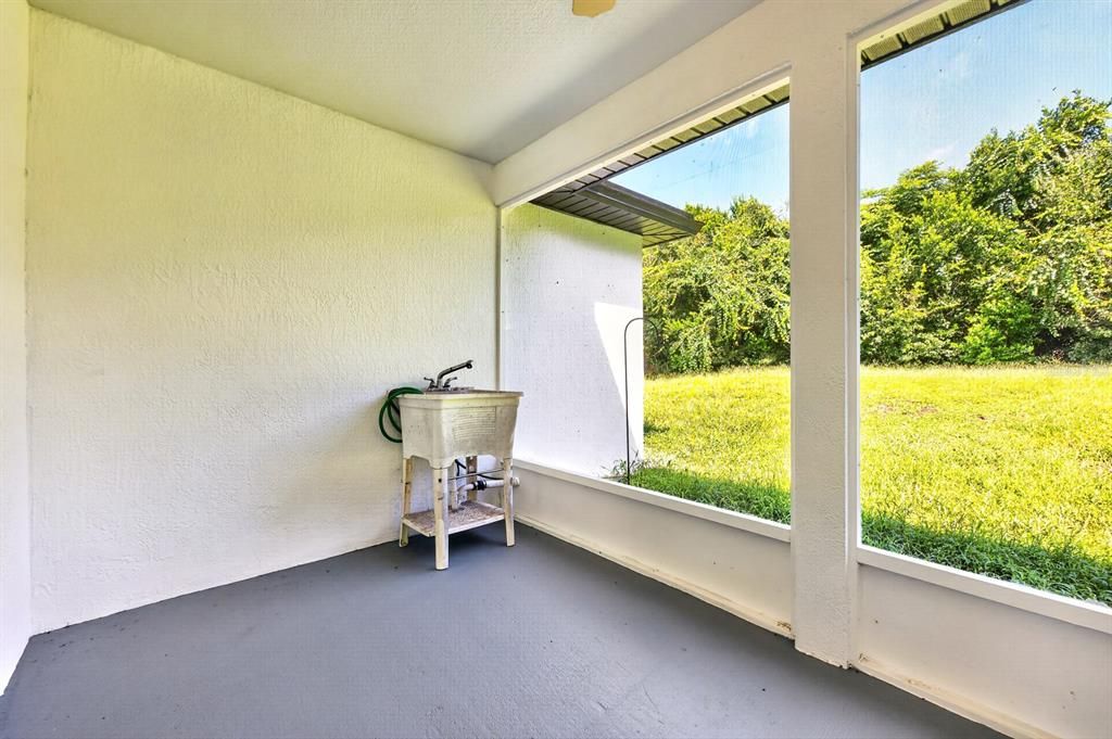 For Sale: $350,000 (3 beds, 2 baths, 1416 Square Feet)