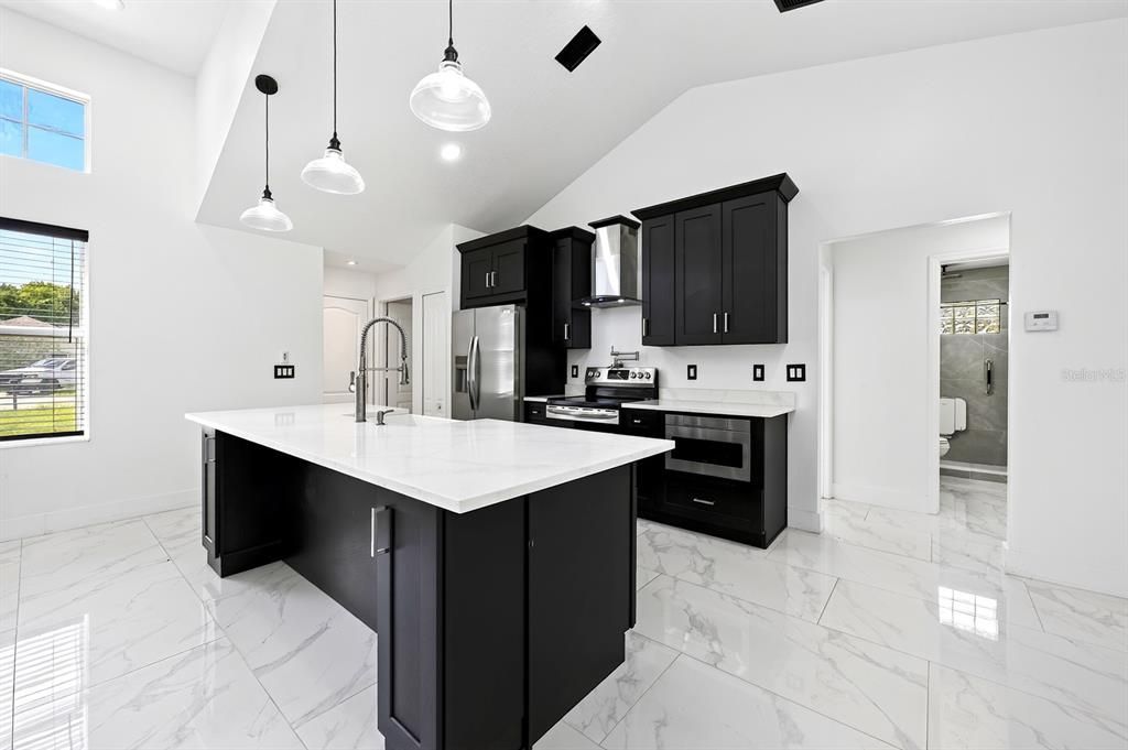 For Sale: $350,000 (3 beds, 2 baths, 1416 Square Feet)