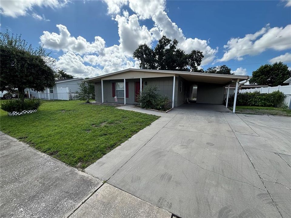 For Sale: $285,000 (3 beds, 1 baths, 1098 Square Feet)