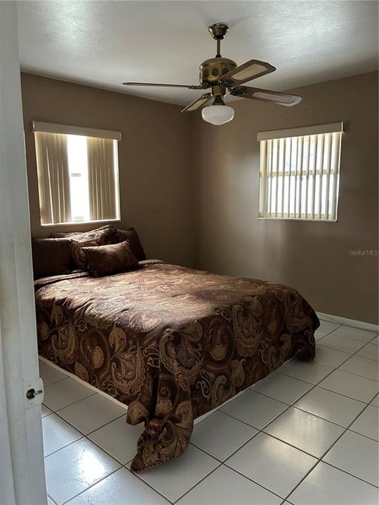 For Sale: $285,000 (3 beds, 1 baths, 1098 Square Feet)