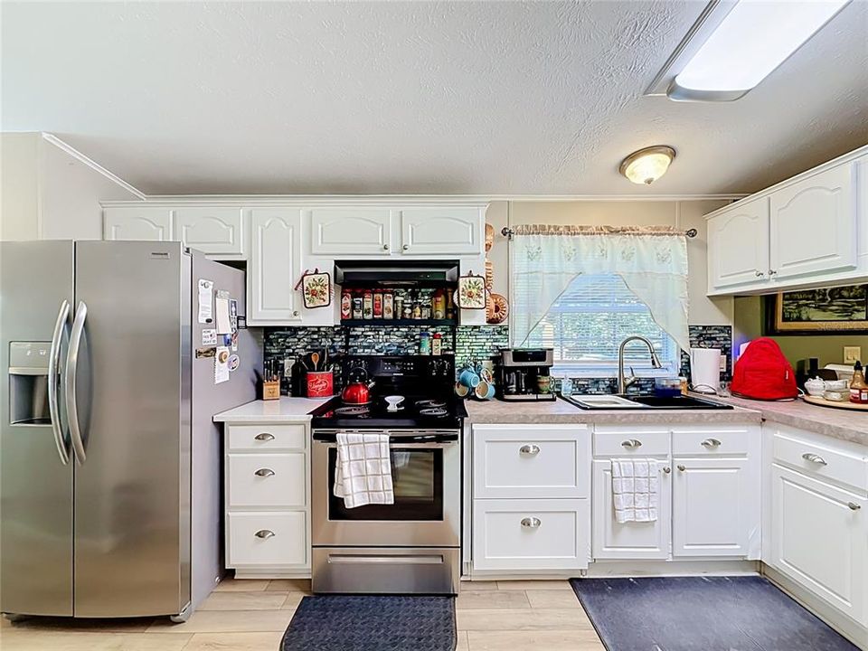 For Sale: $234,900 (3 beds, 2 baths, 1404 Square Feet)