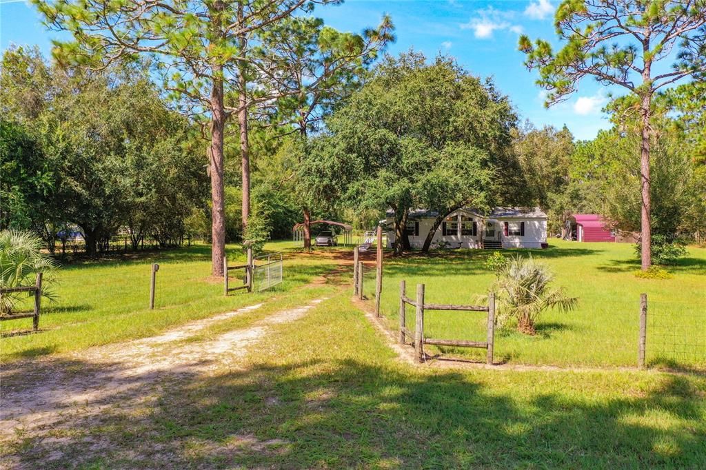 For Sale: $234,900 (3 beds, 2 baths, 1404 Square Feet)