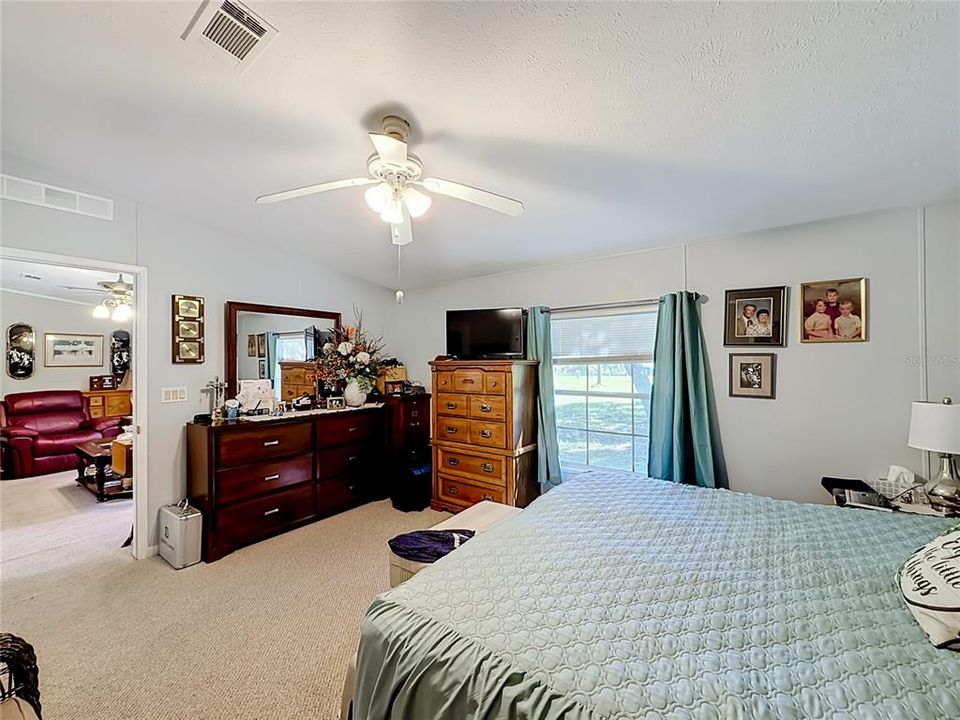 For Sale: $234,900 (3 beds, 2 baths, 1404 Square Feet)