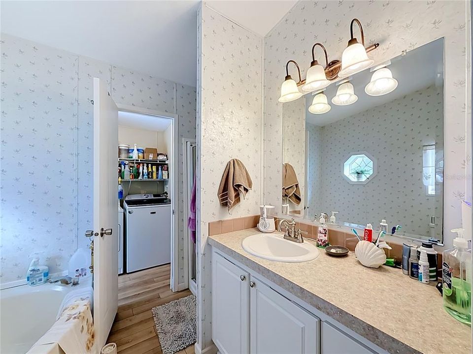 For Sale: $234,900 (3 beds, 2 baths, 1404 Square Feet)