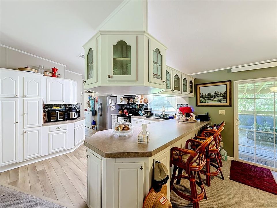 For Sale: $234,900 (3 beds, 2 baths, 1404 Square Feet)