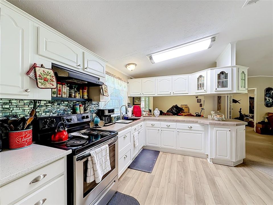 For Sale: $234,900 (3 beds, 2 baths, 1404 Square Feet)