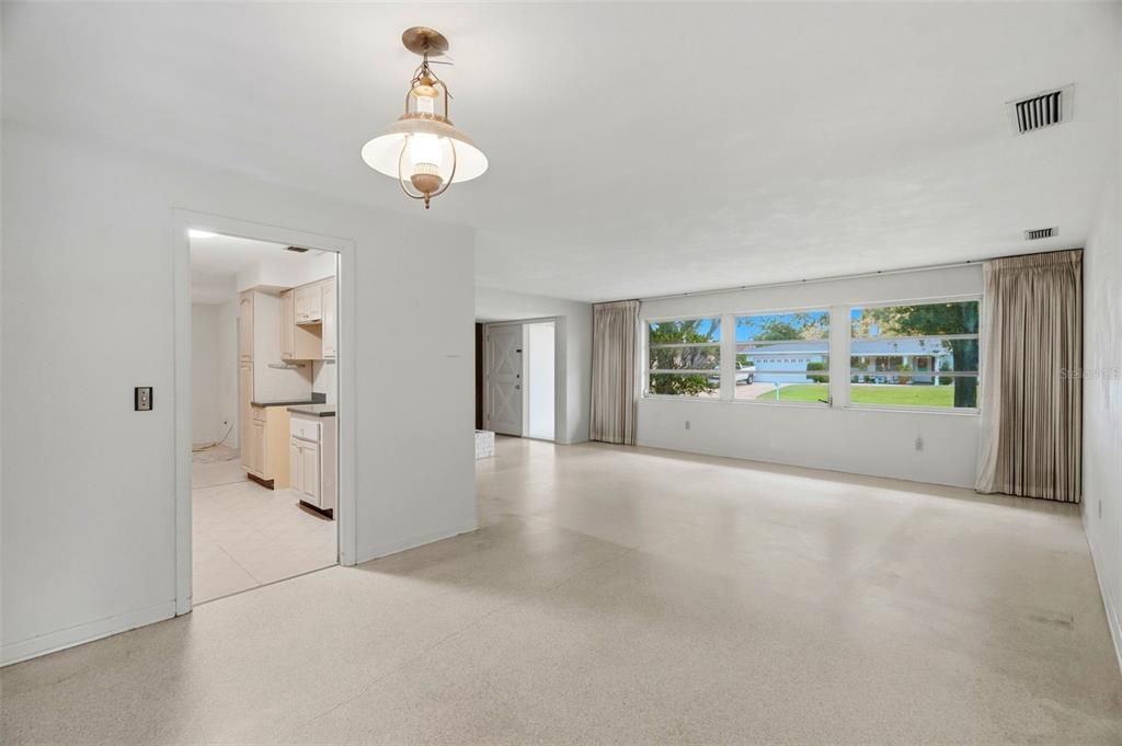 На продажу: $449,900 (4 спален, 2 ванн, 1862 Квадратных фут)