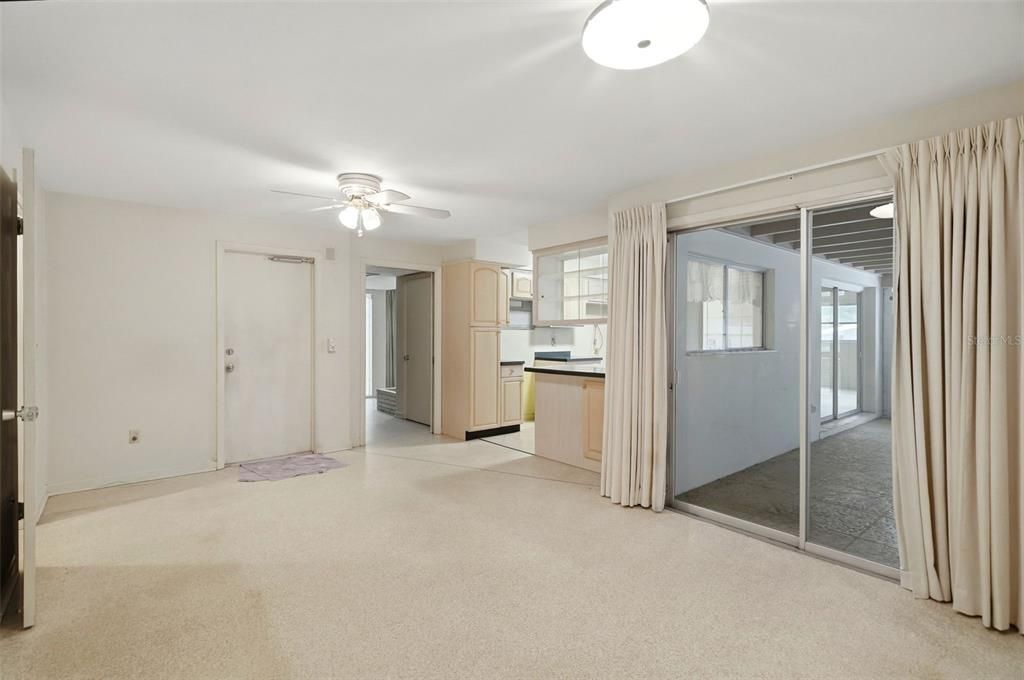 На продажу: $449,900 (4 спален, 2 ванн, 1862 Квадратных фут)