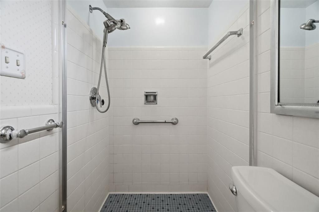 На продажу: $449,900 (4 спален, 2 ванн, 1862 Квадратных фут)