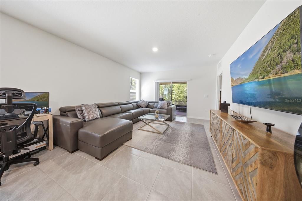 For Rent: $2,200 (3 beds, 2 baths, 1617 Square Feet)