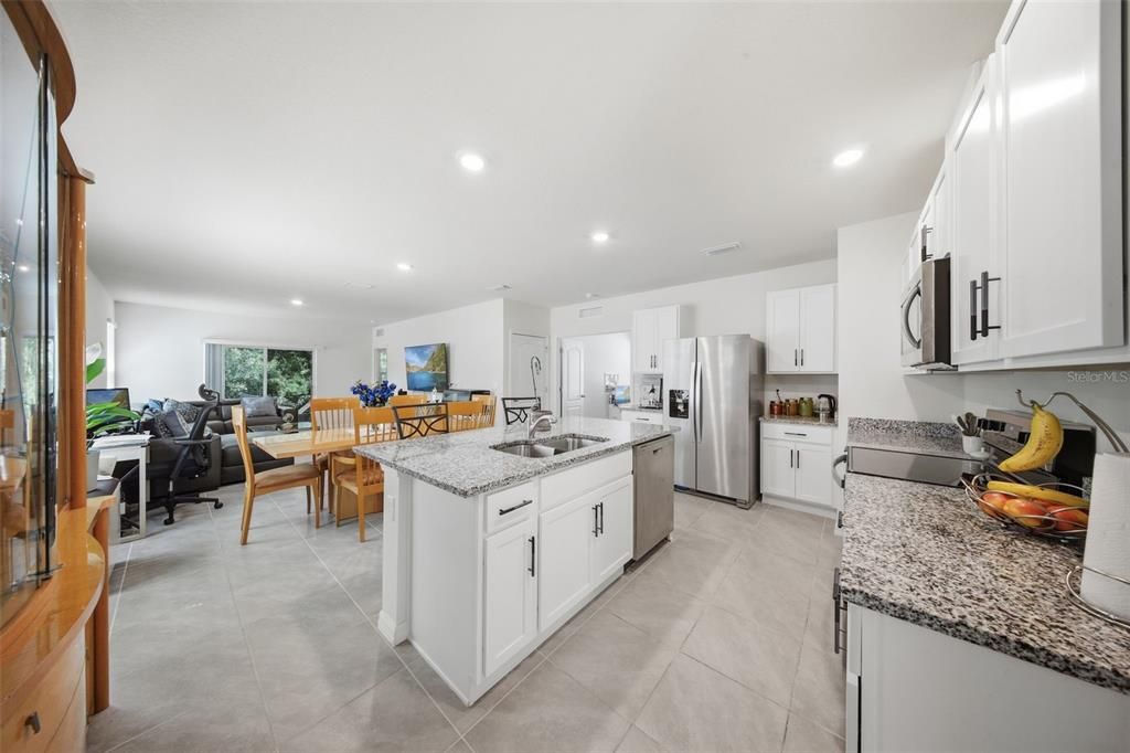 For Rent: $2,200 (3 beds, 2 baths, 1617 Square Feet)