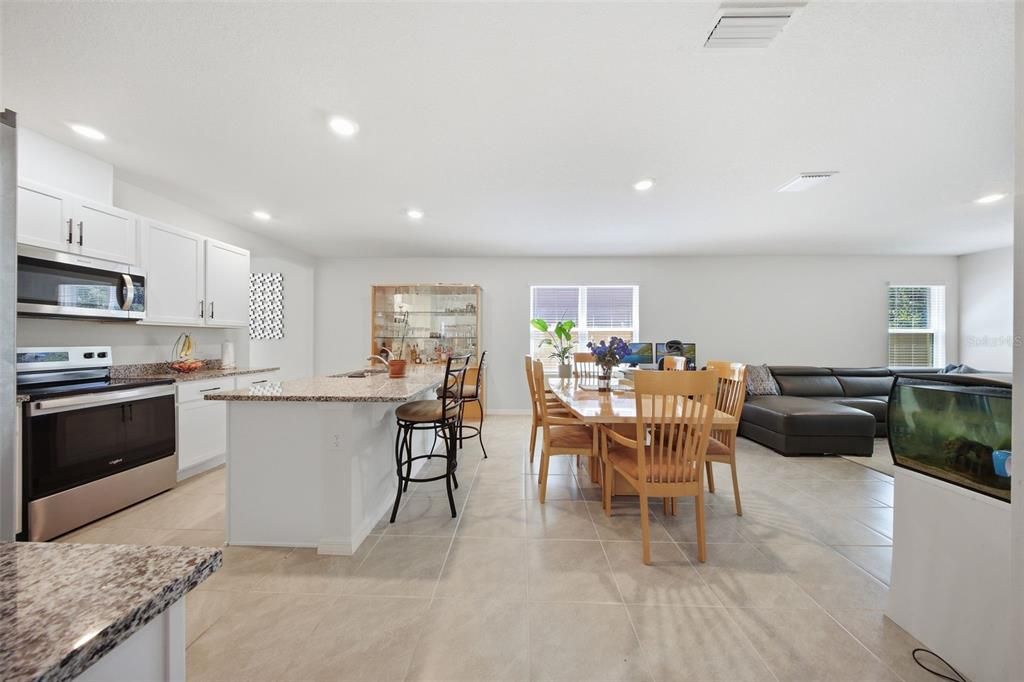 For Rent: $2,200 (3 beds, 2 baths, 1617 Square Feet)