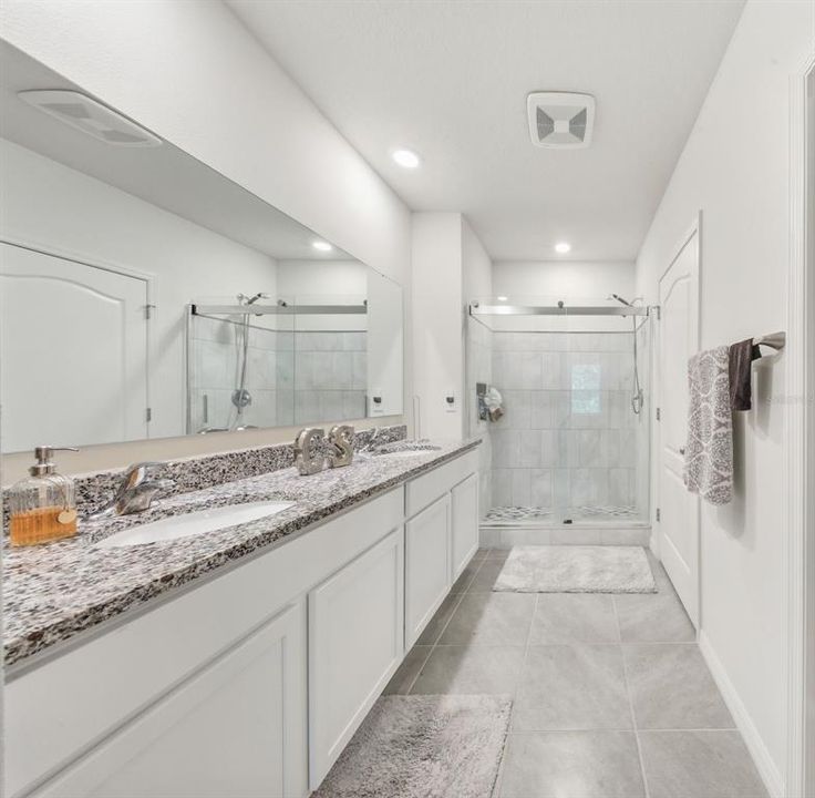 For Rent: $2,200 (3 beds, 2 baths, 1617 Square Feet)