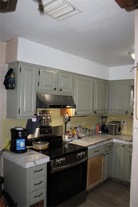 For Sale: $230,000 (3 beds, 1 baths, 1109 Square Feet)