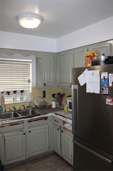 For Sale: $230,000 (3 beds, 1 baths, 1109 Square Feet)
