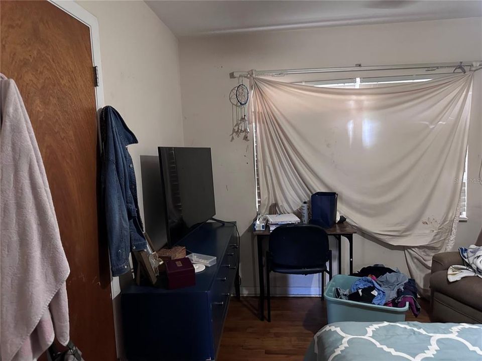 For Sale: $230,000 (3 beds, 1 baths, 1109 Square Feet)