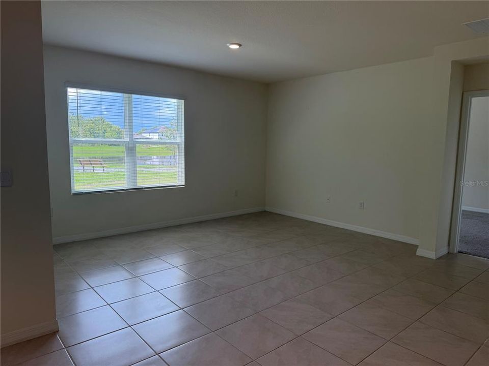 For Rent: $2,500 (4 beds, 2 baths, 1830 Square Feet)