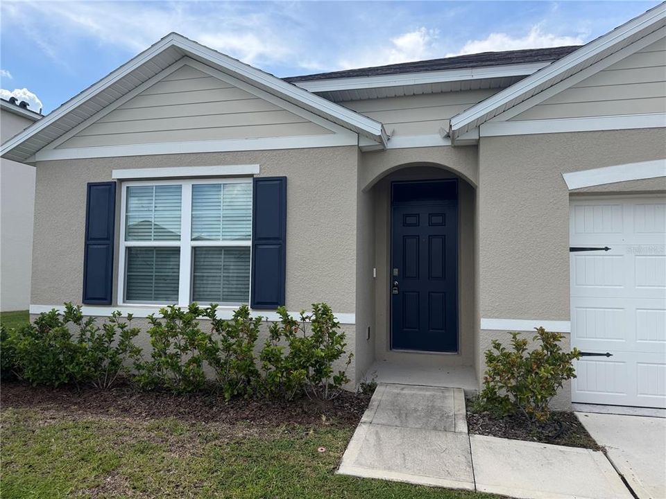 For Rent: $2,500 (4 beds, 2 baths, 1830 Square Feet)