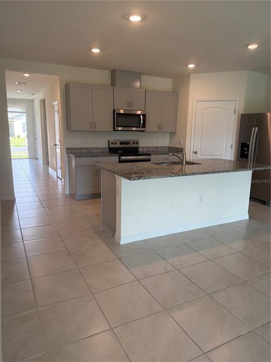 For Rent: $2,500 (4 beds, 2 baths, 1830 Square Feet)