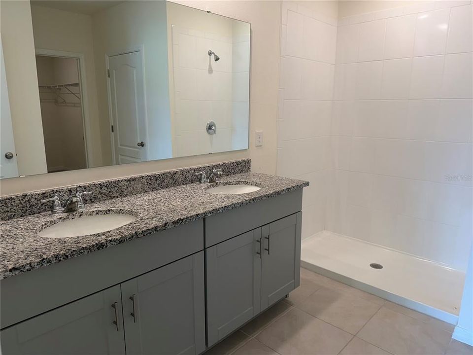 For Rent: $2,500 (4 beds, 2 baths, 1830 Square Feet)