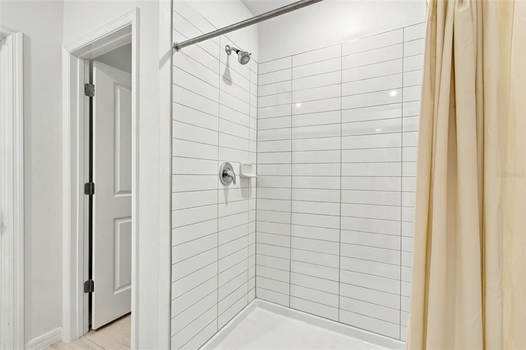En Venta: $529,900 (6 camas, 3 baños, 3326 Pies cuadrados)