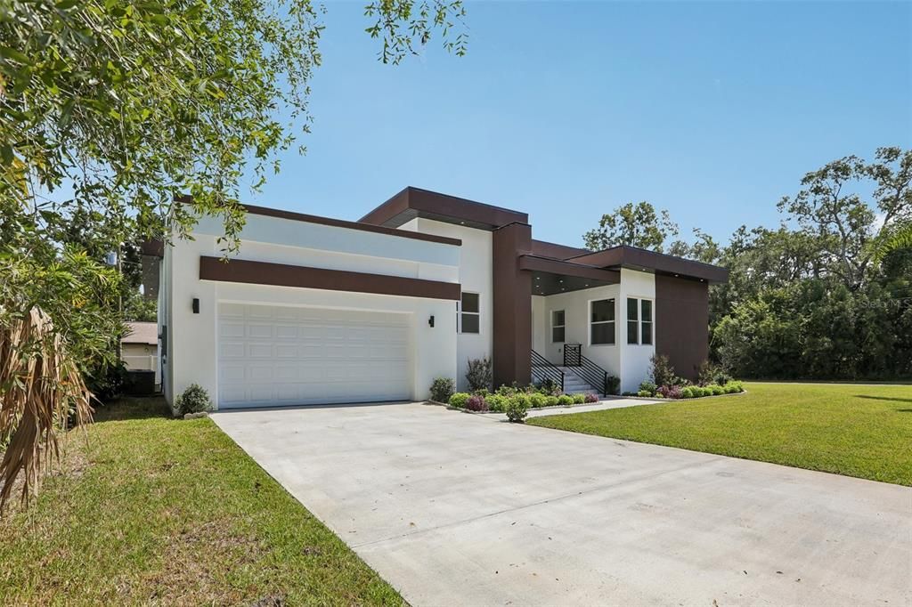 For Sale: $735,000 (4 beds, 4 baths, 3140 Square Feet)