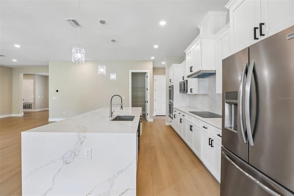 For Sale: $735,000 (4 beds, 4 baths, 3140 Square Feet)