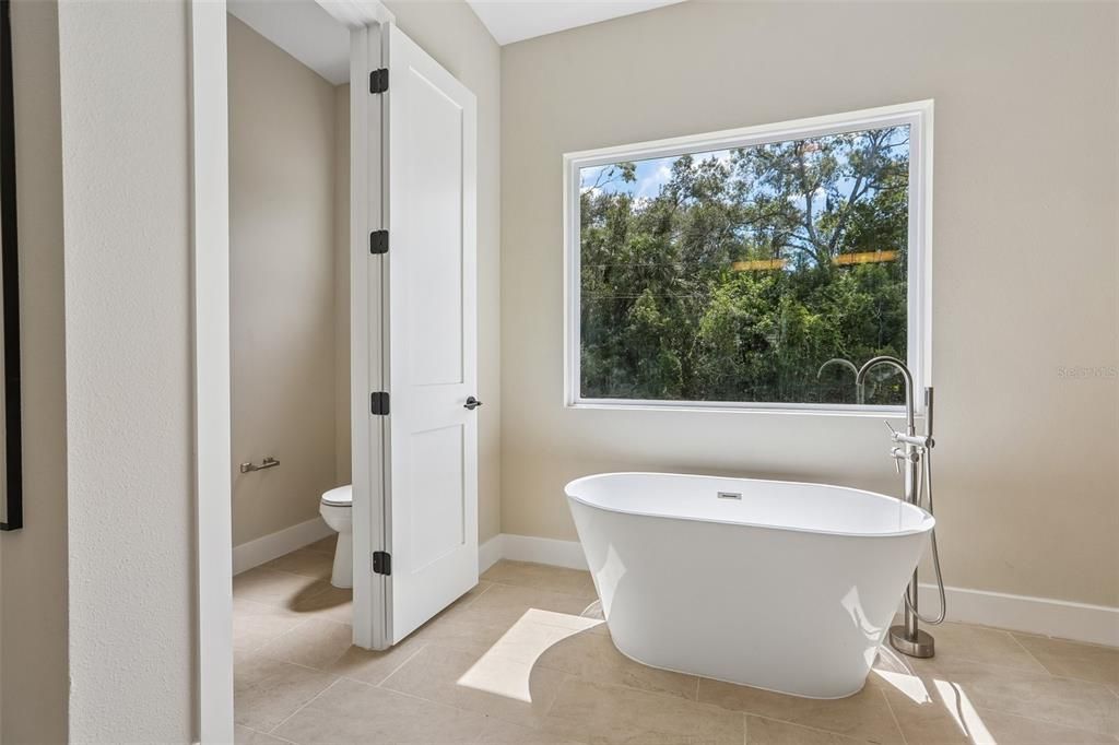 For Sale: $735,000 (4 beds, 4 baths, 3140 Square Feet)