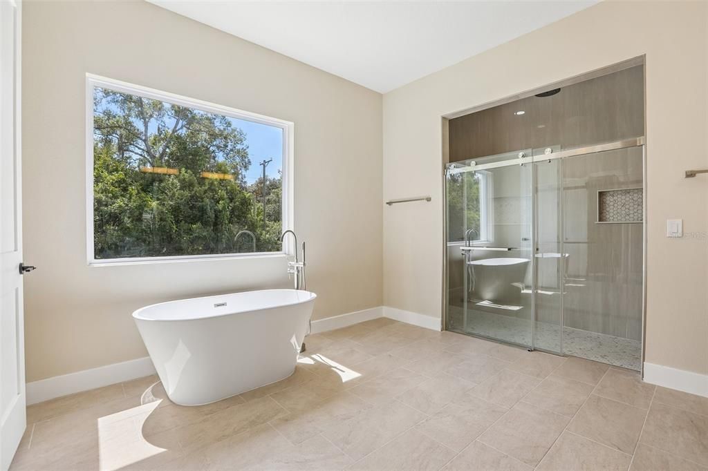 For Sale: $735,000 (4 beds, 4 baths, 3140 Square Feet)