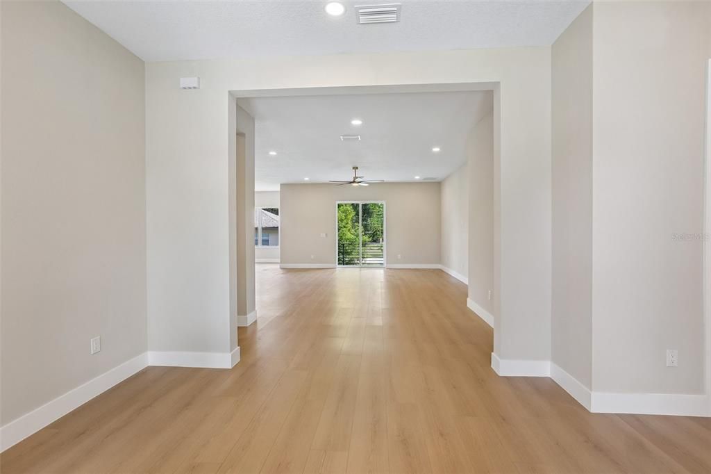 For Sale: $735,000 (4 beds, 4 baths, 3140 Square Feet)