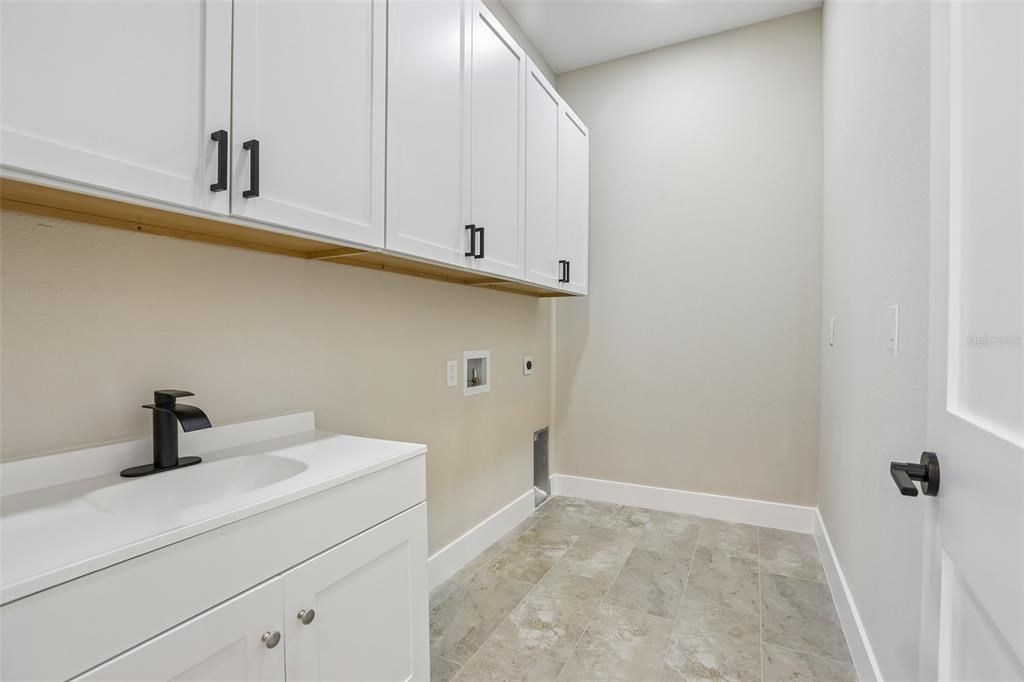 For Sale: $735,000 (4 beds, 4 baths, 3140 Square Feet)