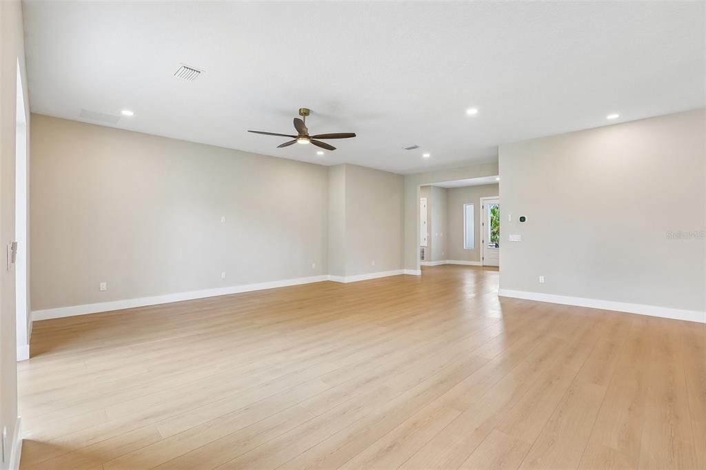 For Sale: $735,000 (4 beds, 4 baths, 3140 Square Feet)