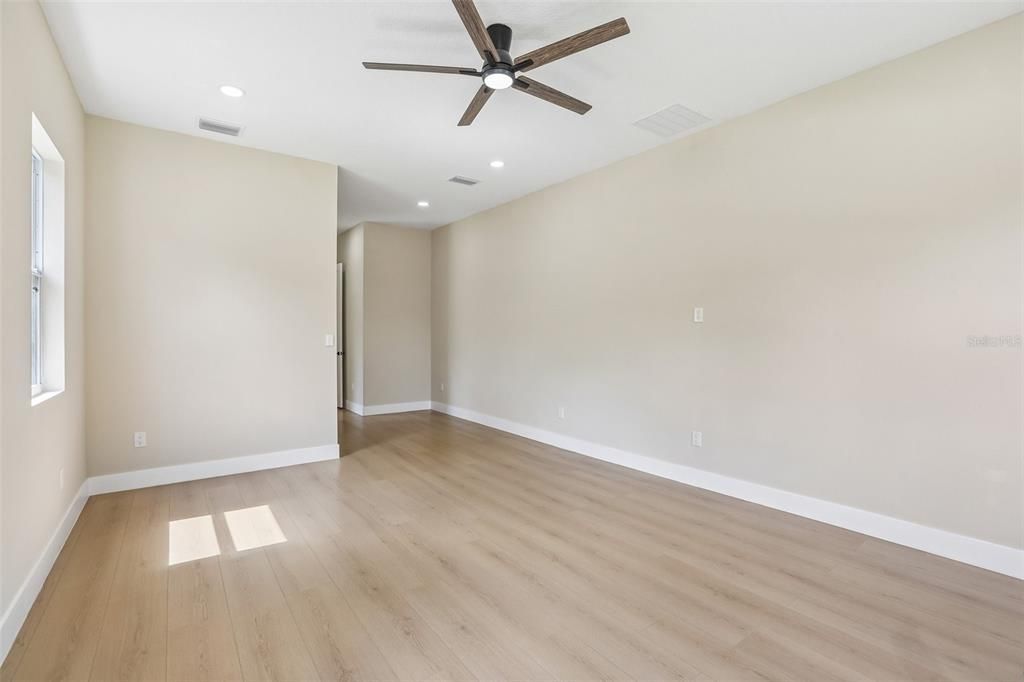 For Sale: $735,000 (4 beds, 4 baths, 3140 Square Feet)