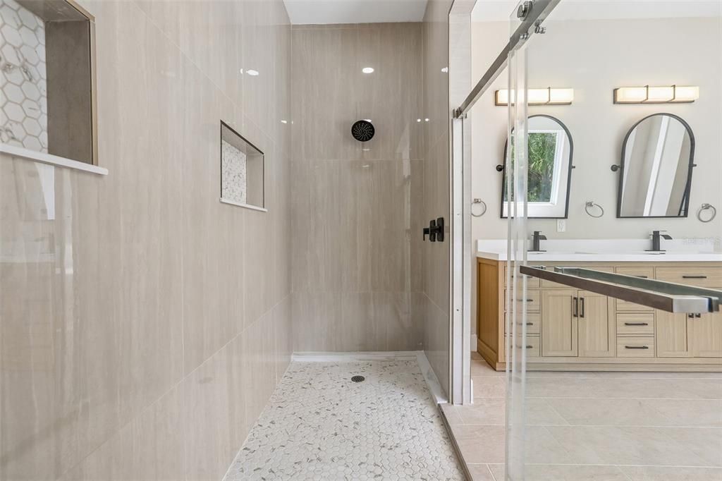 For Sale: $735,000 (4 beds, 4 baths, 3140 Square Feet)