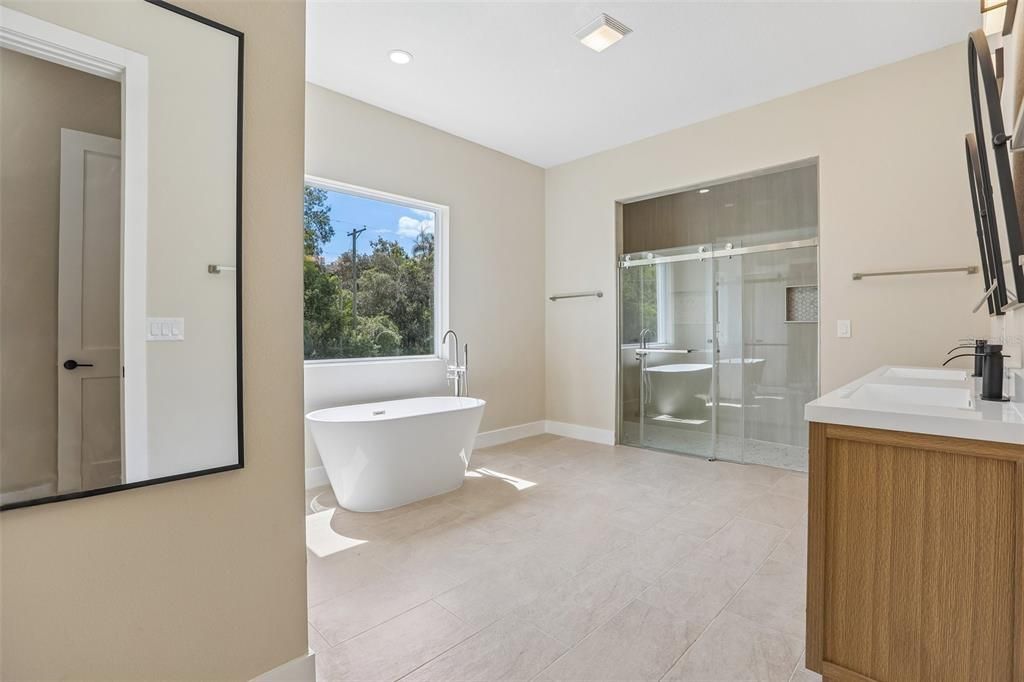 For Sale: $735,000 (4 beds, 4 baths, 3140 Square Feet)