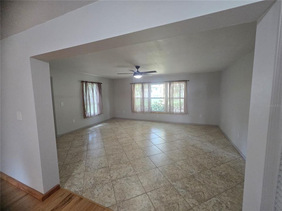 En Venta: $299,900 (3 camas, 1 baños, 1335 Pies cuadrados)