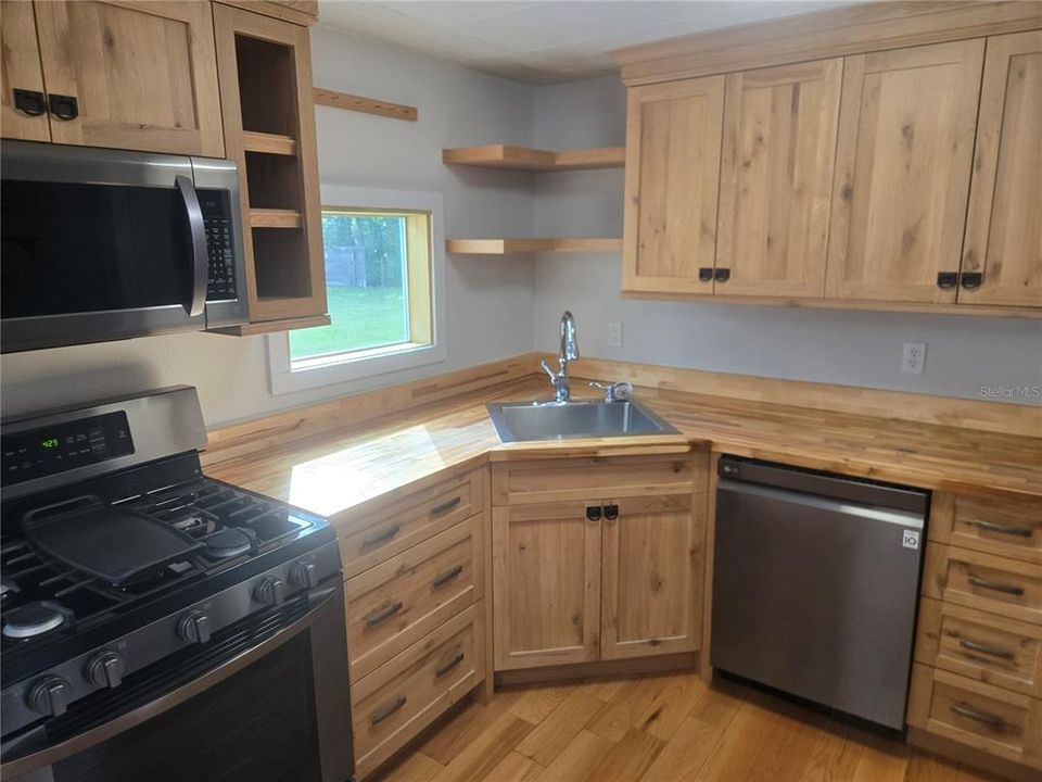 En Venta: $299,900 (3 camas, 1 baños, 1335 Pies cuadrados)