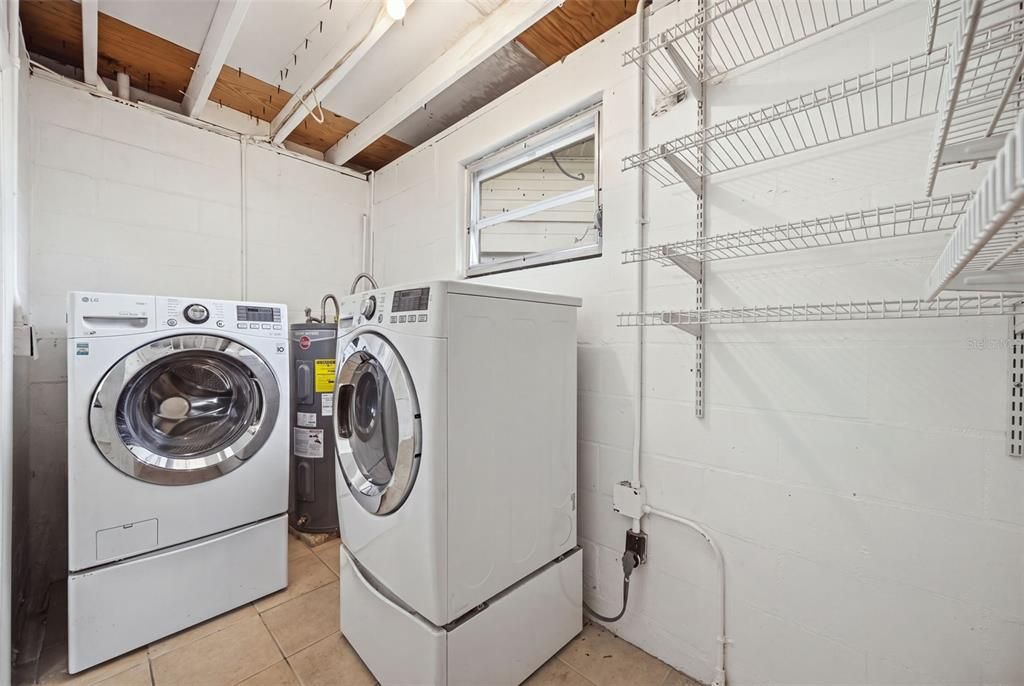 На продажу: $365,000 (3 спален, 2 ванн, 1422 Квадратных фут)