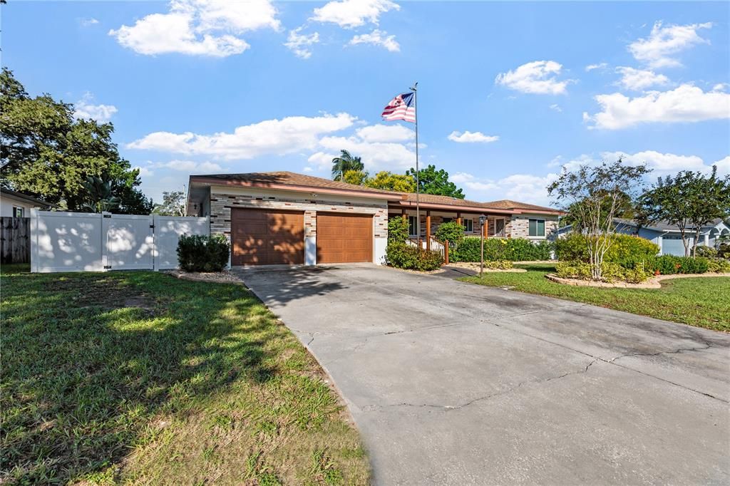 En Venta: $565,000 (3 camas, 3 baños, 1921 Pies cuadrados)