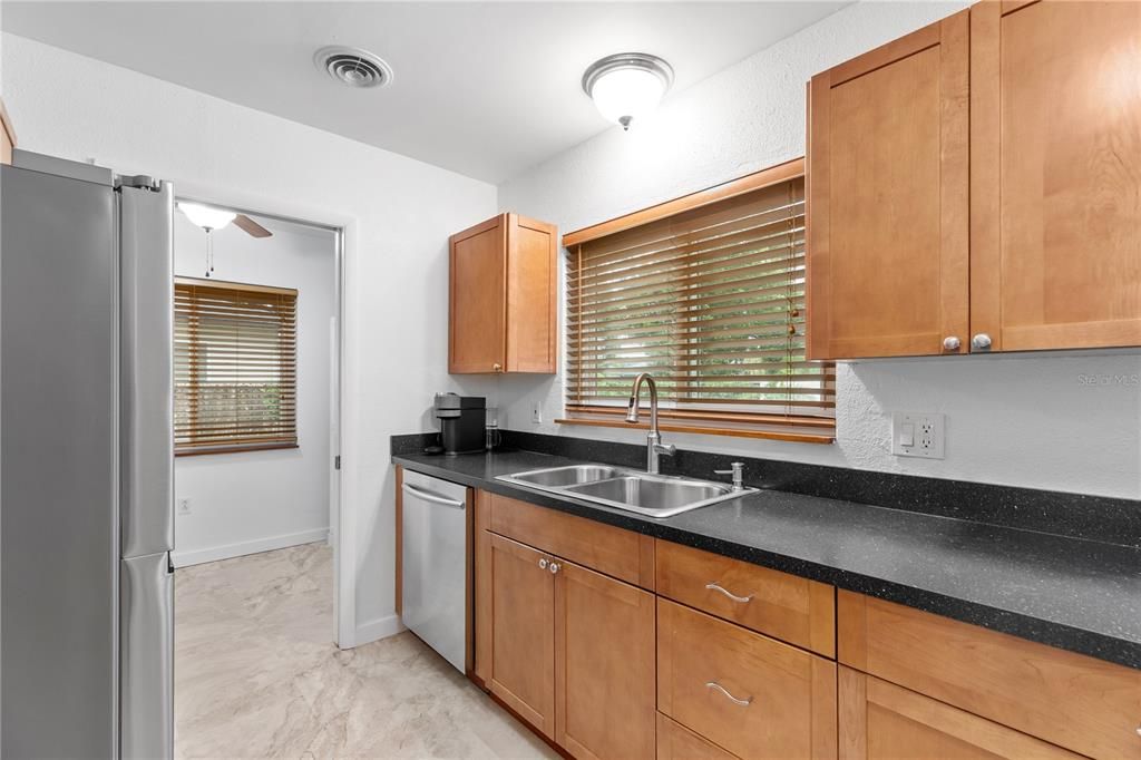 En Venta: $565,000 (3 camas, 3 baños, 1921 Pies cuadrados)
