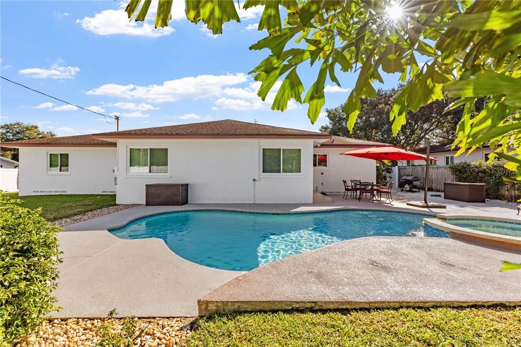 En Venta: $565,000 (3 camas, 3 baños, 1921 Pies cuadrados)