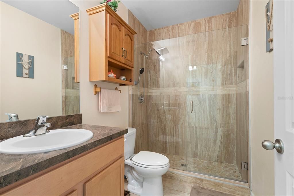 На продажу: $386,900 (4 спален, 2 ванн, 1846 Квадратных фут)